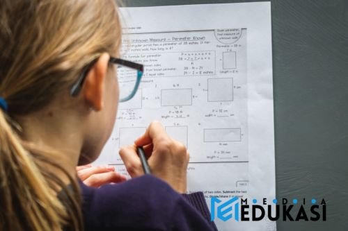 AI dan Belajar Daring: Era Baru Pendidikan Personal untuk Semua