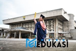 Beasiswa Unggulan: Lebih dari Dana, Jaminan Karier Impianmu?