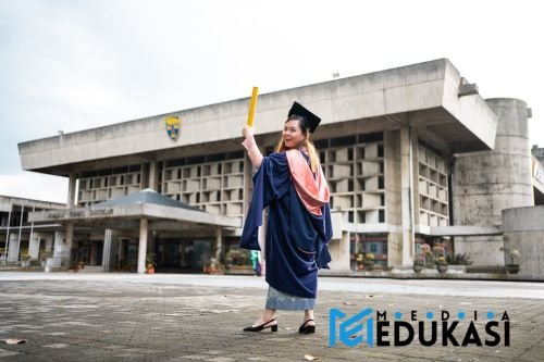Beasiswa Unggulan: Lebih dari Dana, Jaminan Karier Impianmu?