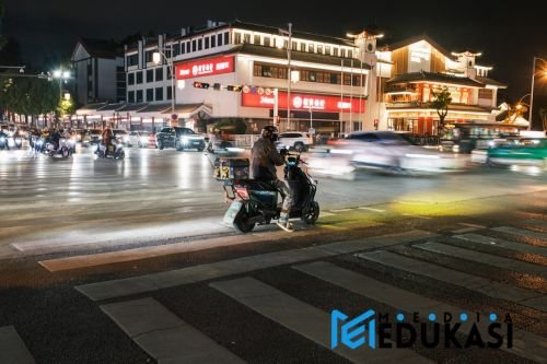 Bebas Macet, Anti Ribet: Nikmati Perjalanan Nyaman Keliling Kota Pakai Transportasi Publik