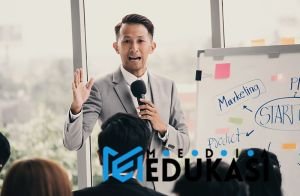 Belajar Public Speaking untuk Presentasi Bisnis di Depan Kelas