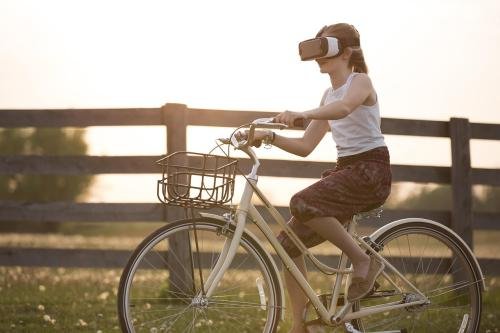 Berwisata ke Belahan Dunia Secara Virtual di Dunia Maya