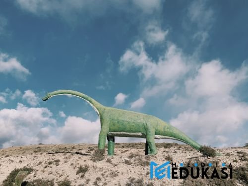 Bisa tidaknya kita menghidupkan kembali dinosaurus seperti di Jurassic Park?