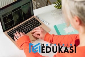 Guru Era Digital: Mengapa Takkan Pernah Terganti AI?