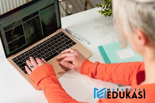 Guru Era Digital: Mengapa Takkan Pernah Terganti AI?