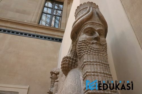 Mengapa Mesopotamia Runtuh? Pelajaran Kuno untuk Tantangan Dunia Modern.