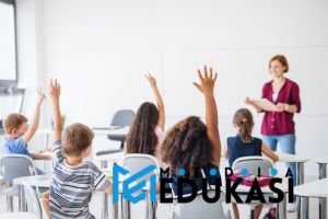 Mengapa Siswa Lebih Ingat Ketika Mereka Mengajarkan Kembali kepada Temannya? untuk Pembelajaran Mendalam