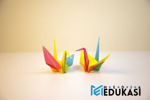 Origami Konsep – Lipat kertas menjadi simbol konsep (huruf  bentuk  hewan).