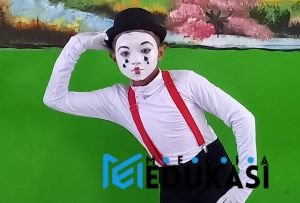 Pantomim Konsep IPA – Tebak proses alam dari gerakan siswa.