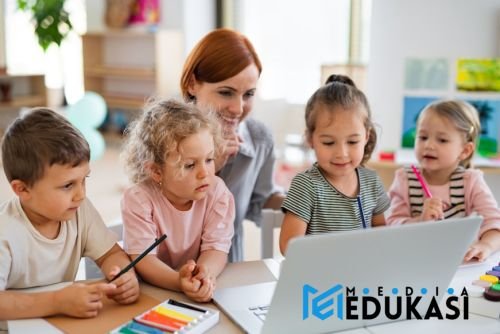 Pembelajaran Mendalam di Era Digital: Bagaimana Menghindari Surface Learning