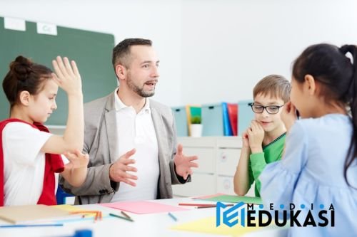 Pembelajaran Mendalam melalui Role Play: Contoh Implementasi di Kelas Sejarah