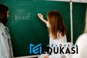 Pendekatan Inkuiri: Mendorong Siswa Bertanya	 Menyelidiki	 dan Menemukan Jawaban Sendiri  untuk Pembelajaran Mendalam