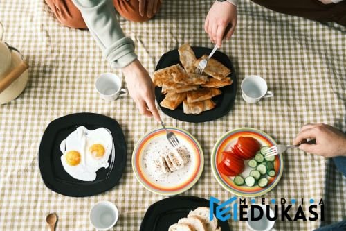 Pentingnya sarapan bergizi dan ide menu sehat harian.