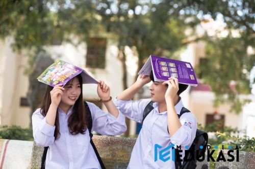 Pilih Pemberi Rekomendasi Tepat: Kunci Surat Beasiswa yang Bikin Lolos!