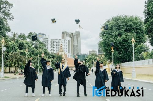 Rahasia Dokumen Beasiswa Sempurna: Lolos Seleksi Bukan Mimpi!