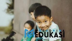 Rahasia Literasi Anak di Era Digital: Ubah Gadget Jadi Teman Baca!