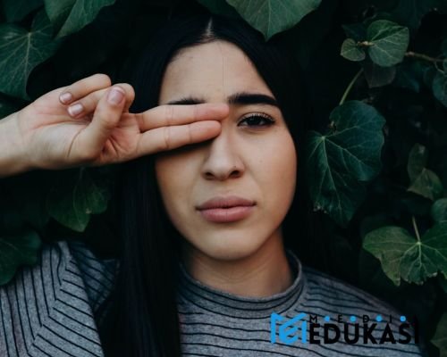 Rahasia Tersembunyi di Balik Papan Tulis: Mengapa Kesehatan Mental Guru Adalah Kunci Sukses Pendidikan Anak Anda
