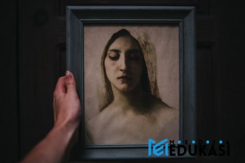 Rahasia Tersembunyi Puisi Kuno: Kekuatan Kata yang Terlupakan