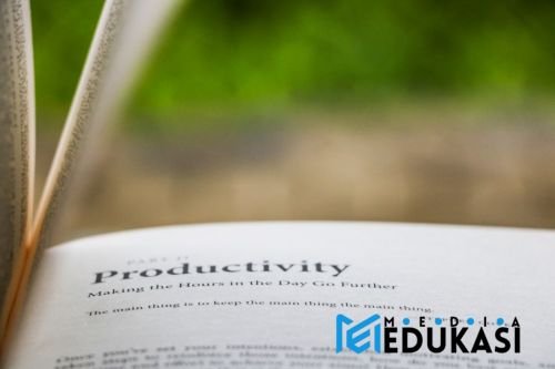 Revolusi AI: Belajar Lebih Cerdas, Bukan Lebih Keras? Ini Rahasianya!