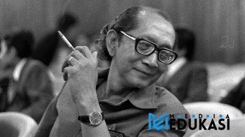 Soedjatmoko: Guru intelektual dan diplomat yang membangun pendidikan Indonesia.