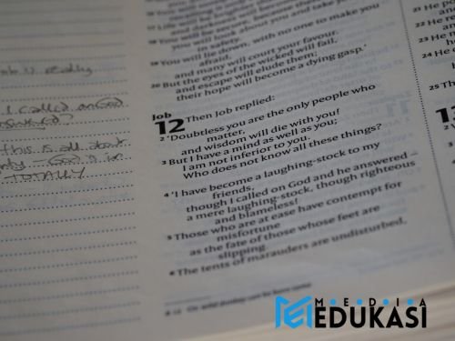 Tulis Essay Beasiswa Anti Gagal: Strategi Jitu Memukau Pemberi Dana